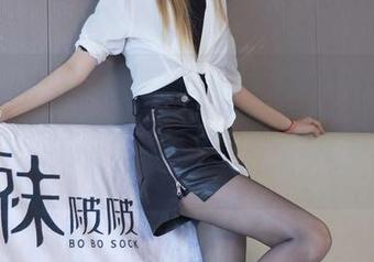 BoBoSocks袜啵啵 – 每个细节都想偷偷瞄一眼：思思的华伦天奴高跟鞋-尽在图片分享中