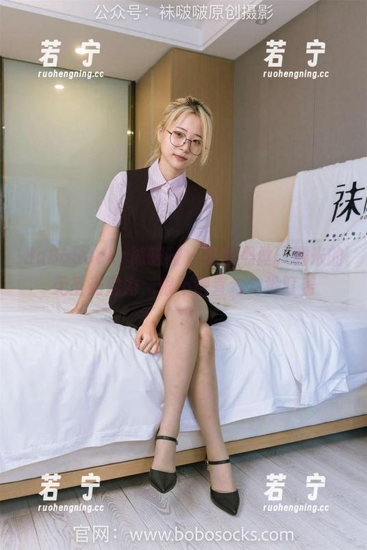 BoBoSocks袜啵啵-糯米 BoBoSocks袜啵啵 - 原图黑丝,糯米的无圣光潜力,恨不得直勾勾地盯着