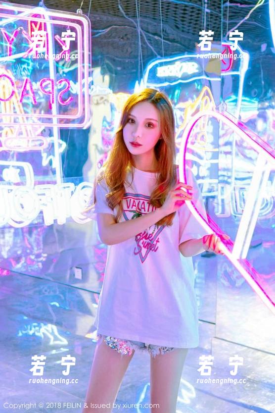 Feilin嗲囡囡-芷儿Momoko Feilin嗲囡囡 - 看似无聊的芷儿Momoko写真,其实透着那种纯粹少女的执拗,挺可爱的