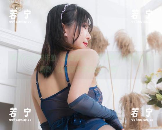 喜欢Leah梓未的‘堕落修女’，可是每次看到全套原图时，我的脑中却乱成了一团…