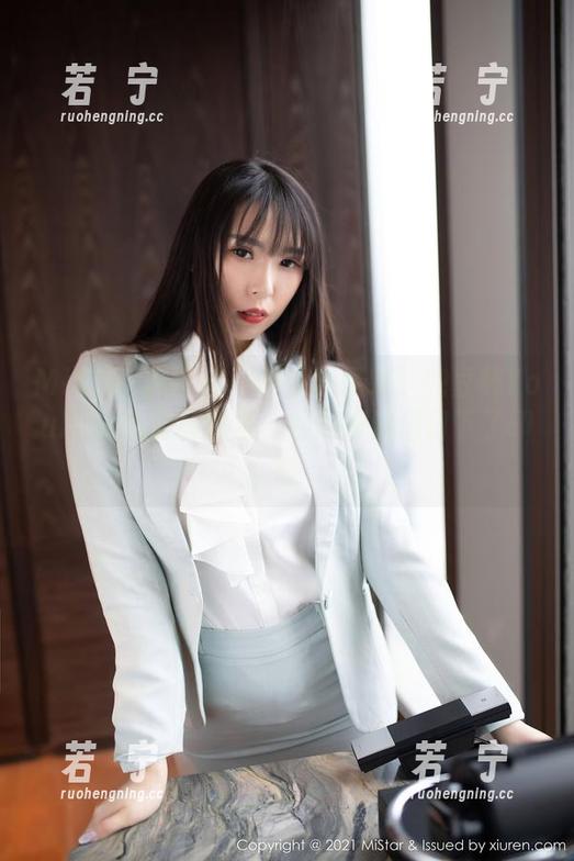 MiStar魅妍社 - 少女的呢喃：兜豆靓Youlina的定制图集，随意滑过但留下了印记