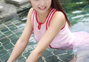 MyGirl美媛馆 – 教室里唐琪儿il的神奇窗口，原图与图集中都闪躲着无义的好奇心。