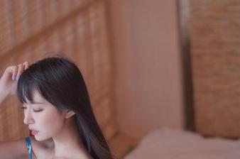 在线翻Shika小鹿鹿的女友图片，反正都好奇，还不如说说。