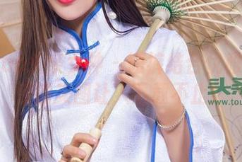 TouTiao头条女神 – 短裤结合优雅：李丽莎的美图让人下载不止！