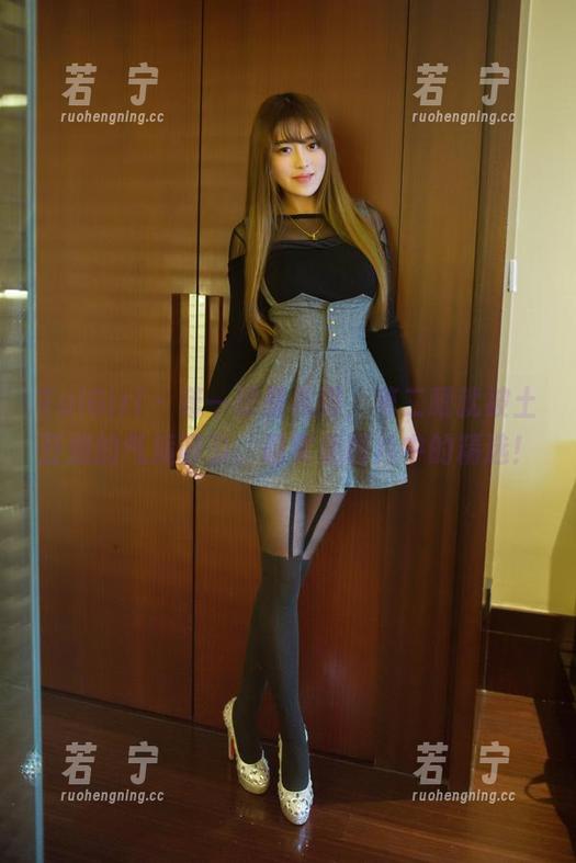 TuiGirl - 第一眼是礼服，第二眼就被土豆姐的气质吸引，确实是图片中的精选！