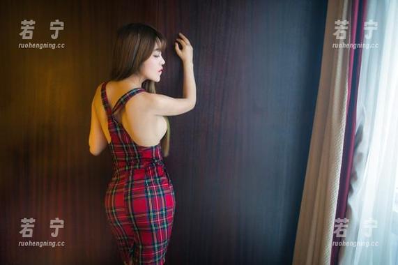TuiGirl推女郎 - 私房写真里的松果儿：这双美脚真让人对着出神