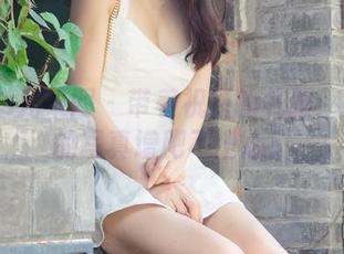 UGirls尤果网 – 带着祝福的礼服：安沛蕾的写真增肥不增心！