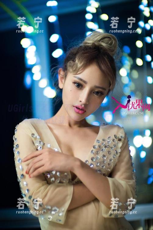 UGirls尤果网 - 不得不分享！杨果果的连体衣原图让我想到了那件晚礼服…