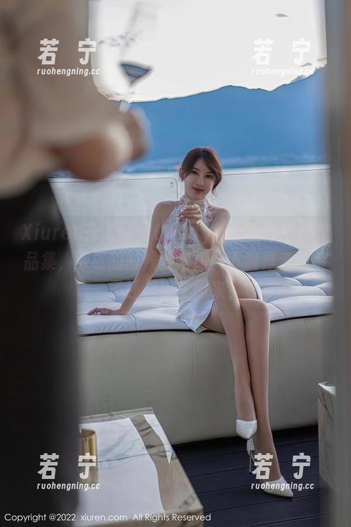 Xiuren秀人网 – Candy糖糖的牛仔裤作品集，下载的时候要考虑一下我是奔着裤子还是博主而来？