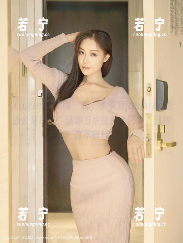 Xiuren秀人网 - 啊，小茉莉jasmine的办公室写真！这地方也就那么回事，选得真不错！