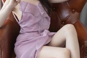 Xiuren秀人网 – 海南岛上，小蛮妖Yummy的写真图册，吃着椰子看着仙人掌，我是多余？！