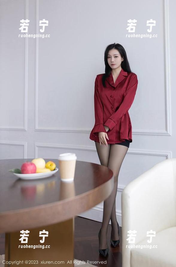 Xiuren秀人网 - 白裙和程程程，人间一绝的写真，真想把它当桌面壁纸天天欣赏！