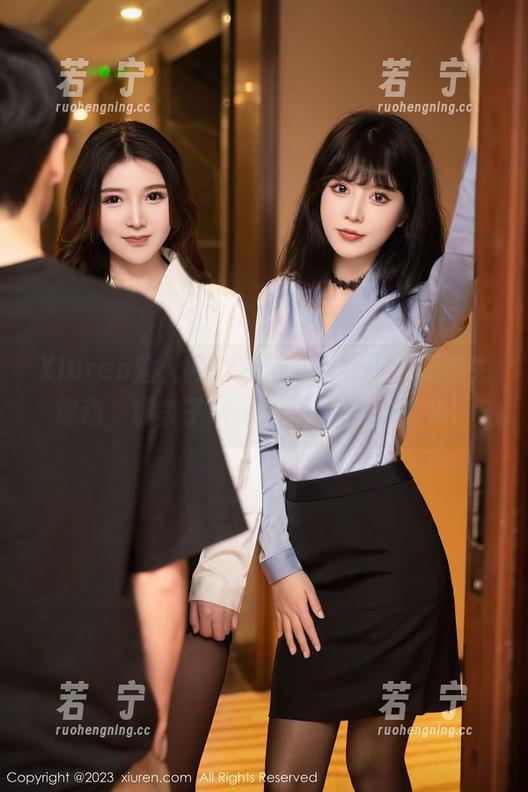 Xiuren秀人网 - 高清黑丝，怀旧又不失律动，糯美子Mini为你呈现的时光。