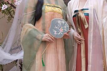 Xiuren秀人网 – 学妹写真，雨儿1494亲手力作，隐藏了未知的“小彩蛋”。