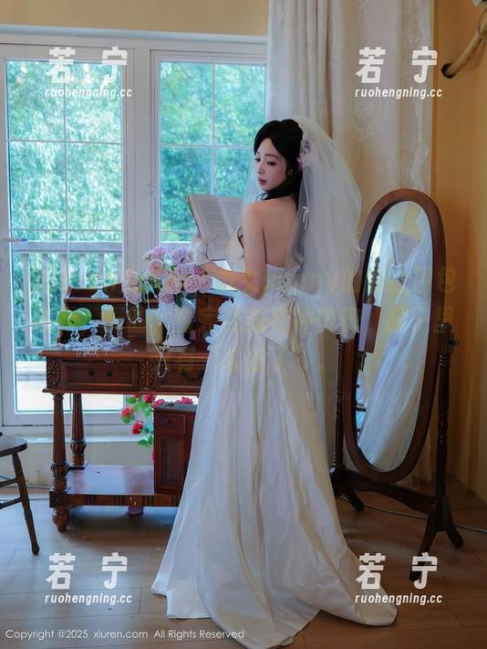Xiuren秀人网 - 龙女sunny的纯白图包有毒，真的，看完让我有种恍惚，脑子里只有“太扯了”。