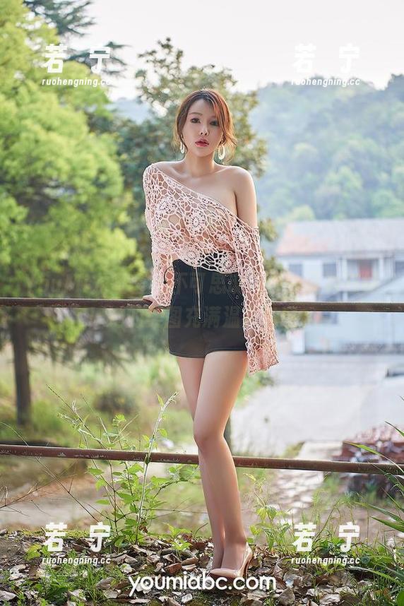 YouMi尤蜜荟 - 不可思议，合法萝莉在线！她的美图充满温柔气息。