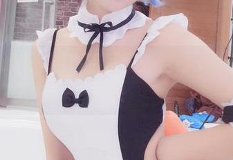 探索Yuki亭的精选写真：空银子，清风徐来