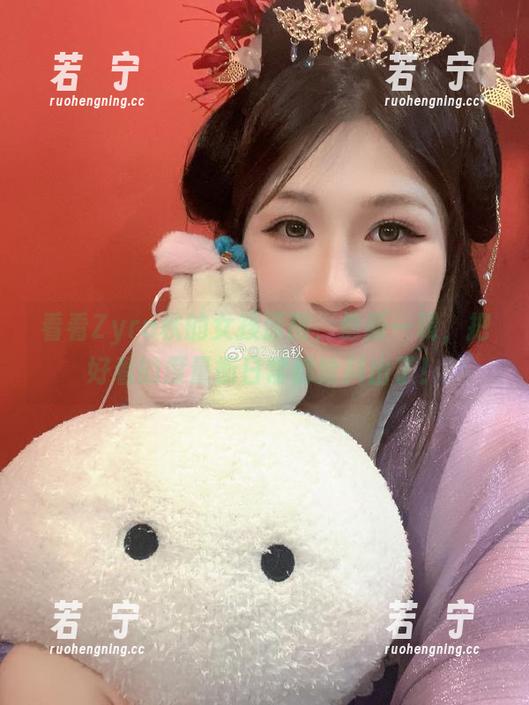 看看Zyra秋的女孩原图，最新一辑，把好看的度量衡日常都给抖出了！
