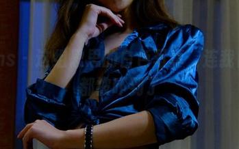 pans – 这组思思的白色写真，连我自信都被吓到了