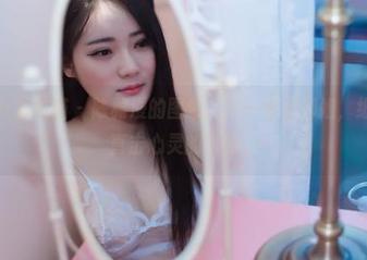 partycat轰趴猫 – 陈雅漫的图包，乍一看是御姐，细看却像是直击心灵的电流。