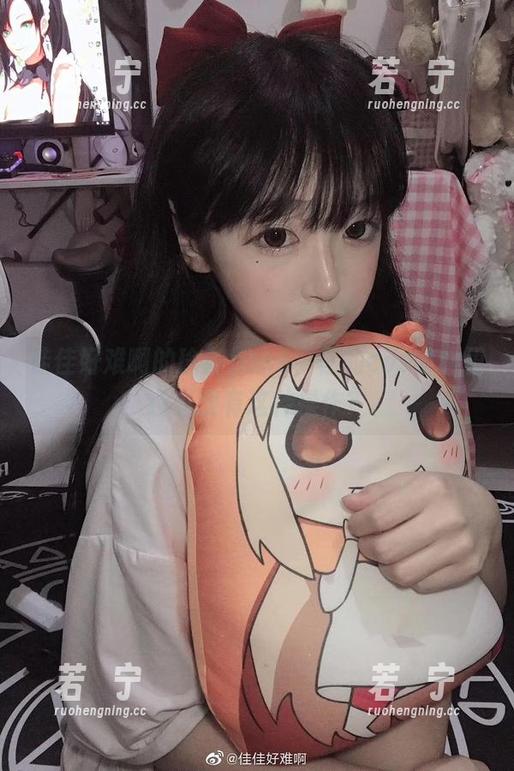 佳佳好难啊 佳佳好难啊的瑜伽pose,你的cos字典里还有没有这种操作?