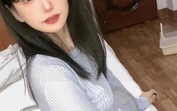 倦倦喵的巫女COS，在美图的世界里小心翼翼涵养自己