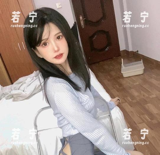 倦倦喵的巫女COS，在美图的世界里小心翼翼涵养自己