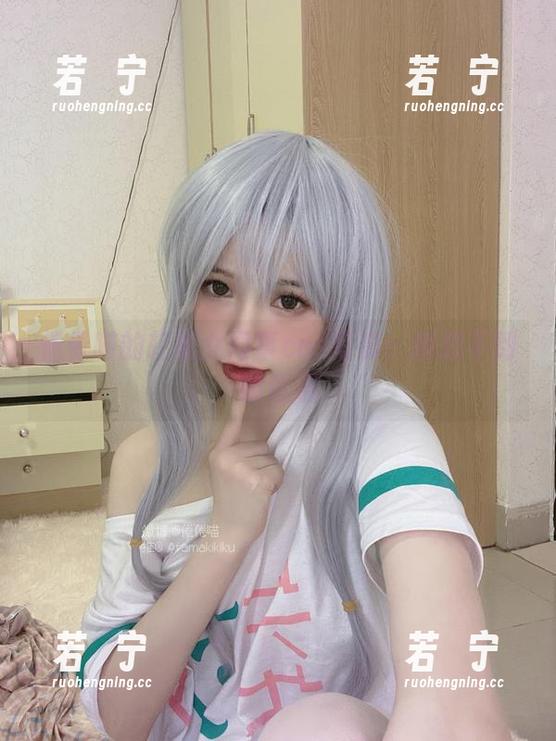 倦倦喵的轻松女同事cos写真：意想不到的逗趣