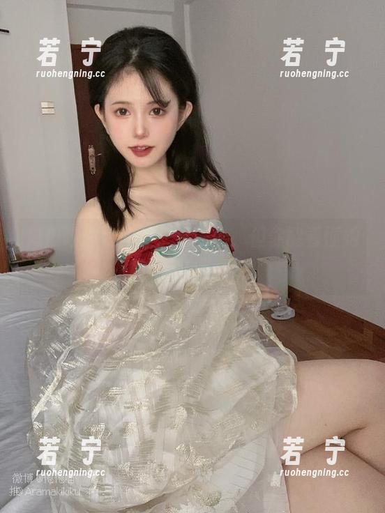 倦倦喵黑色图集：更新了，但你能看懂她的“淡定”吗？