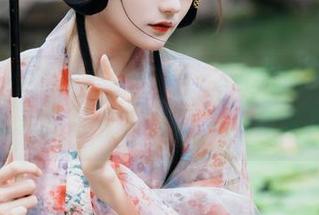 再次在线翻阅“兔子Zzz不吃胡萝卜”的图集，碧玉的存在感让人想多看几眼。