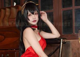 千夜未来的私拍，剧情展开得那么迷离，图片却在细腻中藏着惊喜…我这总是联想偏差怎么办？