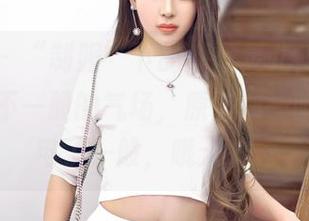 嗲囡囡 – “制服”下的娜依灵儿，真是衬托出她不一般的气场，原图那一眼，像被电了一般，哦天呐。