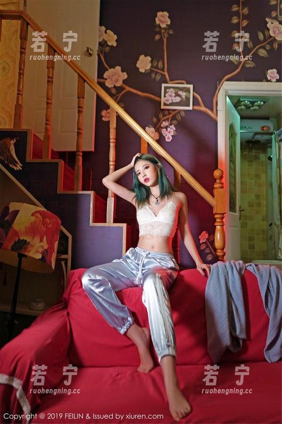 嗲囡囡 - 套图精选！施忆佳KITTY的女友不只是个名词，更是一种灵魂的共鸣，好像也让我想起了很多。