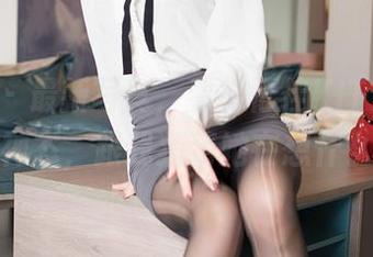 嗲囡囡 – 最新写真，看施忆佳KITTY姐姐的神态，跟我猜猜她在想什么呢