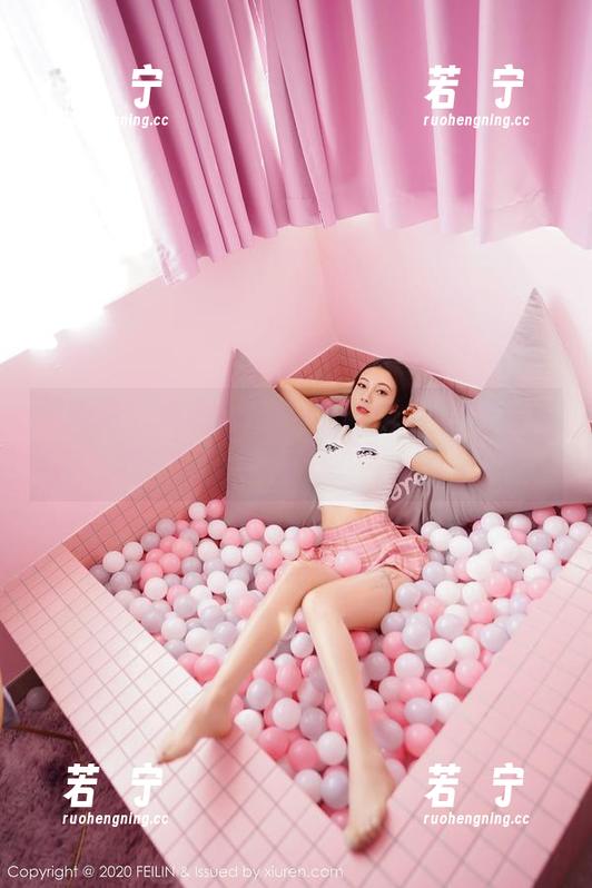 嗲囡囡 - 绝美脚丫丫：梦小楠小夜猫写真全集，你的视线可能会被转移哦！