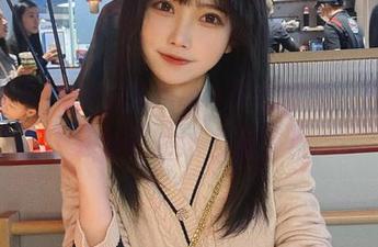 更新了！大肉丸Amiee睡衣套图，原来居家也可以这么有型！
