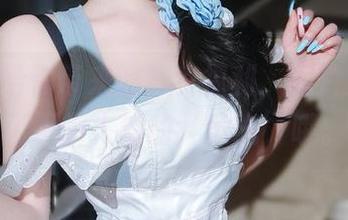 女主K给你带来的修女福利，图片里隐藏了不为人知的‘圣光’哦。