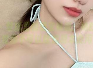微密圈 – 壁纸里的奶宝妹纸：她的眼神让我觉得不可以瞎想根本没用！