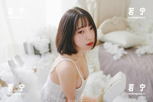 姜仁卿(강인경)的定制写真：穿着万圣节的“鬼怪”潮流来啦！