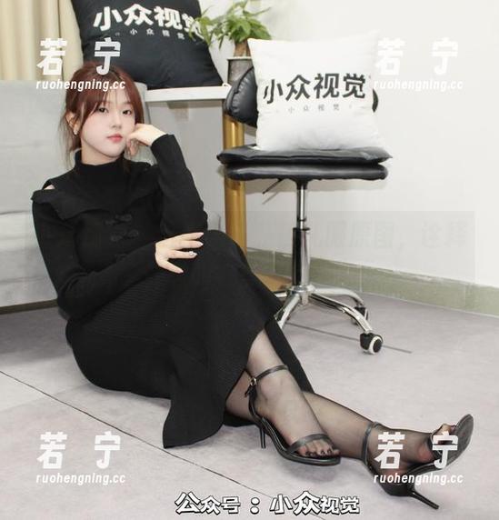 小众视觉 - 这张惠子私房礼服原图，诠释了什么叫“美得犯规”。