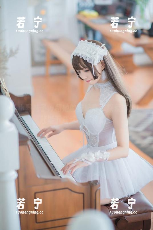 让小野妹子w和她的猫咪带你探索未知！赶紧下载这本写真集！