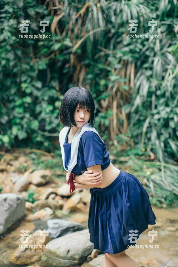小野妹子w的奶牛cos让我想起童年，奇奇怪怪但就是好想分享原图。