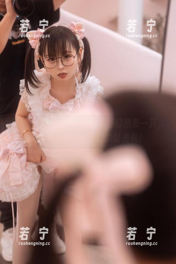 当幼水铃衣的Airi出现，奇幻图册一开，瞬间成为哆啦A梦里的时光机！