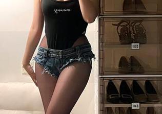 微密圈 – 张思允nice的双人定制，难道是想让我一秒钟想起某个瞬间？