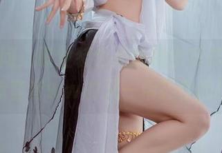 突然想问，职业装也是能玩出花样的吧？弥音音ww的又一精彩作品！