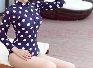 推女神 – 看！最新的“婕西儿”连体衣，图片里的每个细节都好像在⋯⋯呃，挑逗！