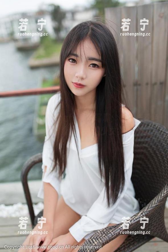 推女神 - 晓艾fafa私拍写真：每一抹粉色，都是我偷偷藏的少女梦！