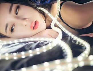 推女神 – 当赵伊彤穿上礼服，我的相机也要礼服一下，这是写真与美丽结合的现场！