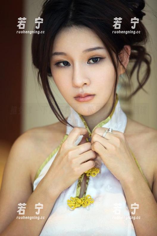推女郎 - 下载不花钱，松果儿的内衣照该是你想要的！
