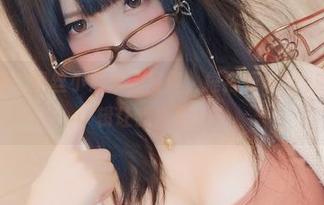 冷静分析：黑丝小恶魔的写真，摇摇乐yoyo的分享逻辑让我深思……